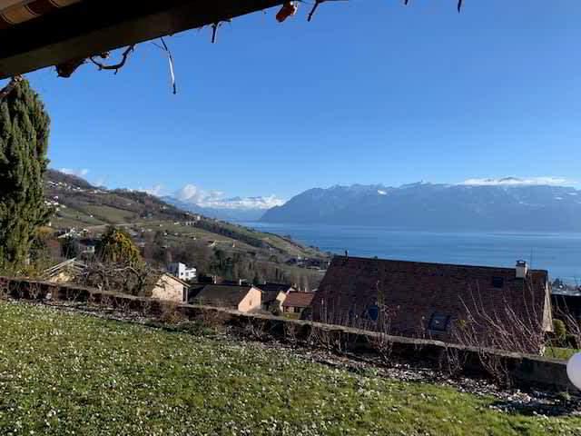 Charmanter Bungalow mit 6,5 Zimmern und Panoramablick auf den See und die Berge!