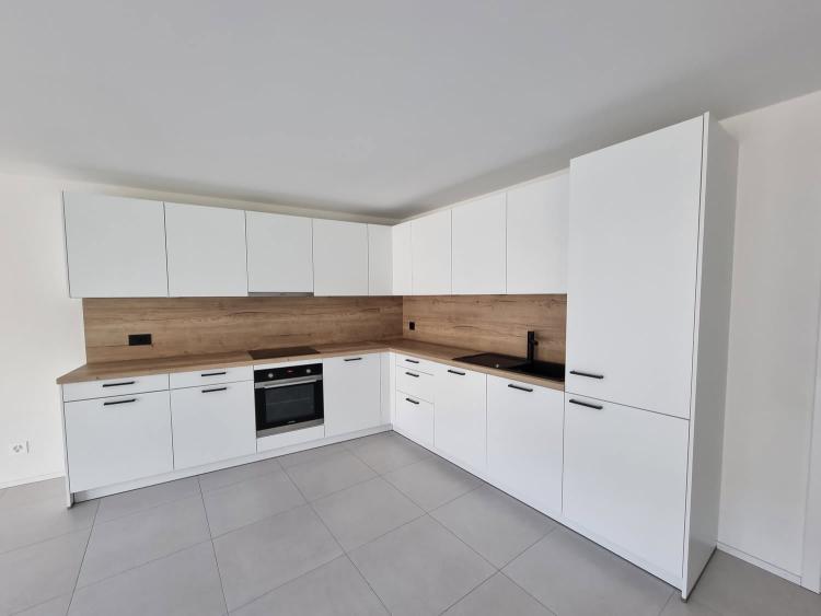 Prachtvolle 4.5-Zimmer-Wohnung, kürzlich komplett renoviert, in Duplex