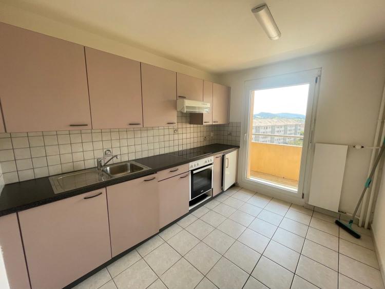 Wohnung mit 3 Zimmern und Balkon