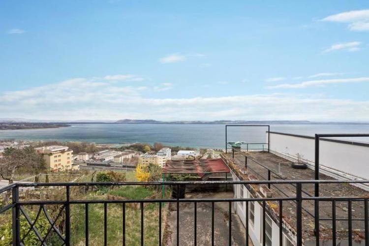 Maison contiguë 10 pièces