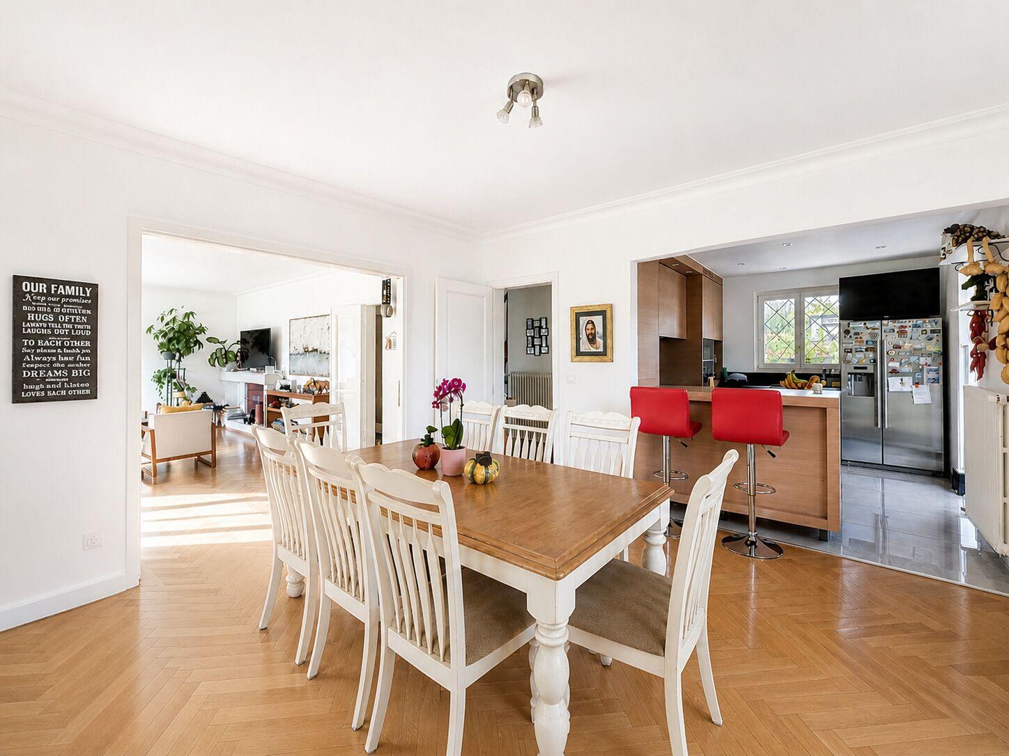 Exceptional Villa with Swimming Pool in Versoix