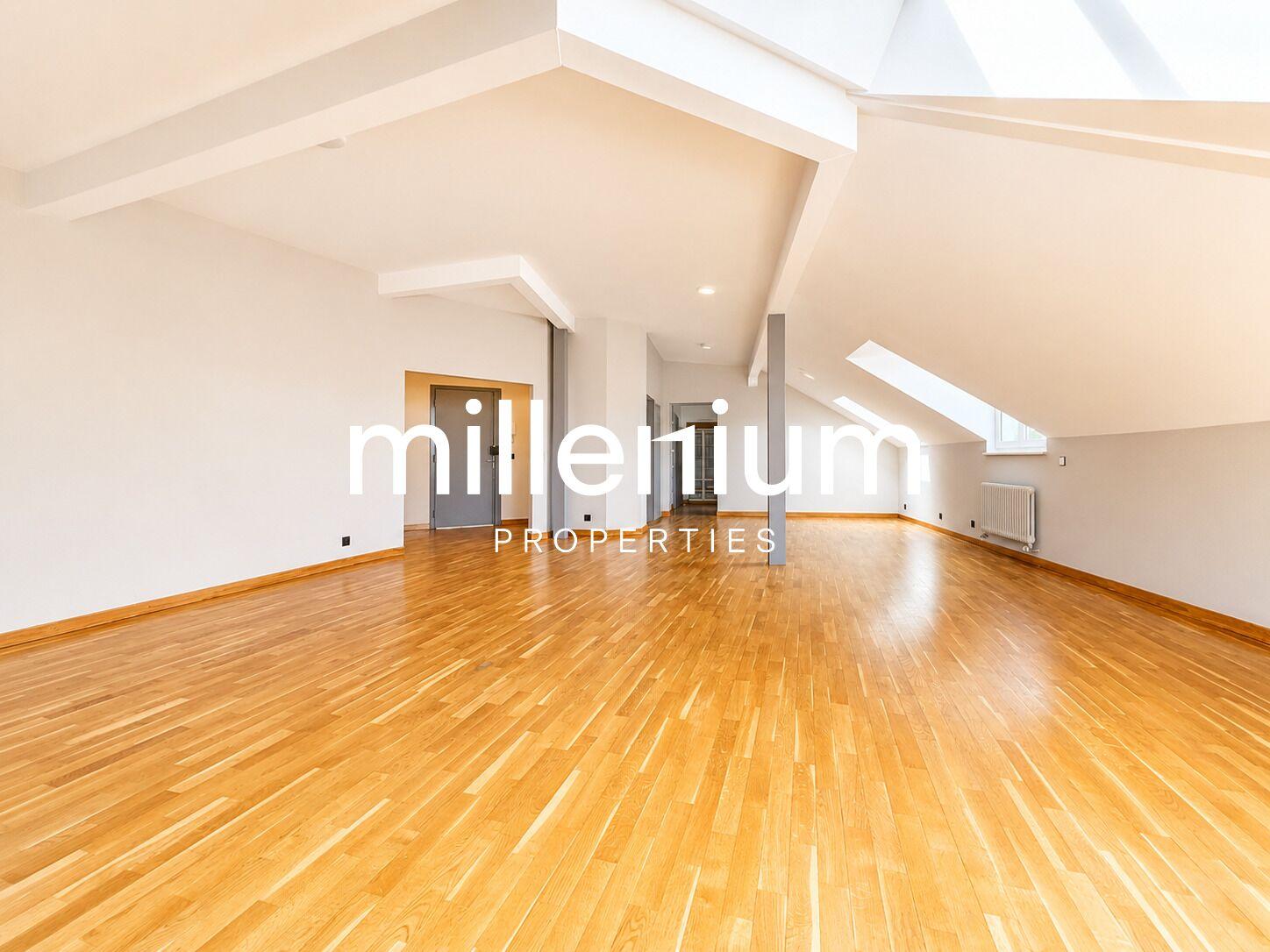 Magnifique appartement 5P en attique