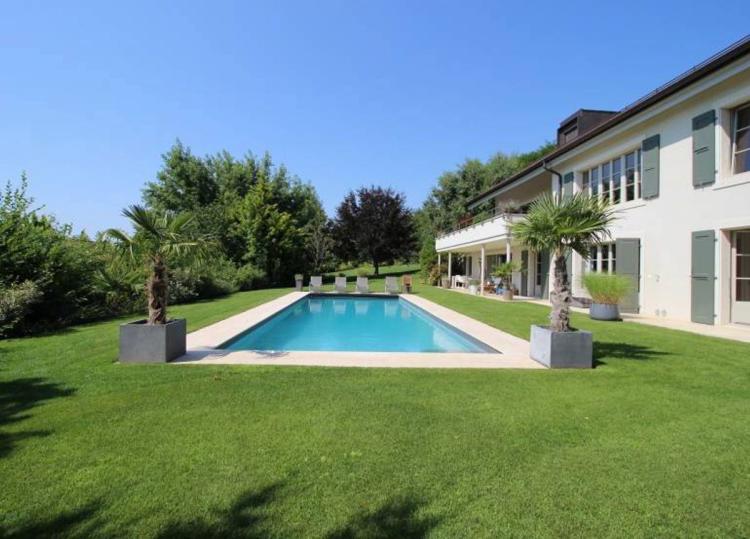 House for sale in Féchy, Switzerland