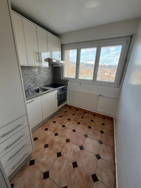 Charmant appartement de 3,5 pièces avec vue panoramique- Premier mois de loyer offert! !