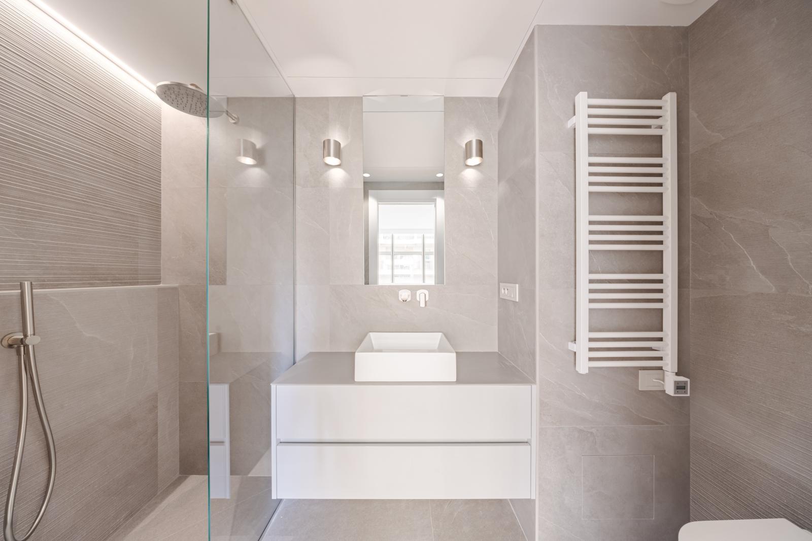 APPARTEMENT USAGE MIXTE PORT