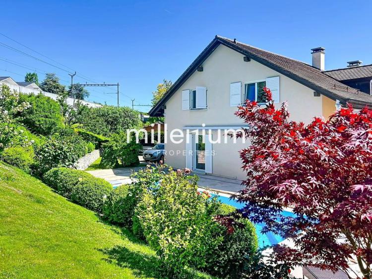 Magnifique villa avec piscine à Crans Près Céligny