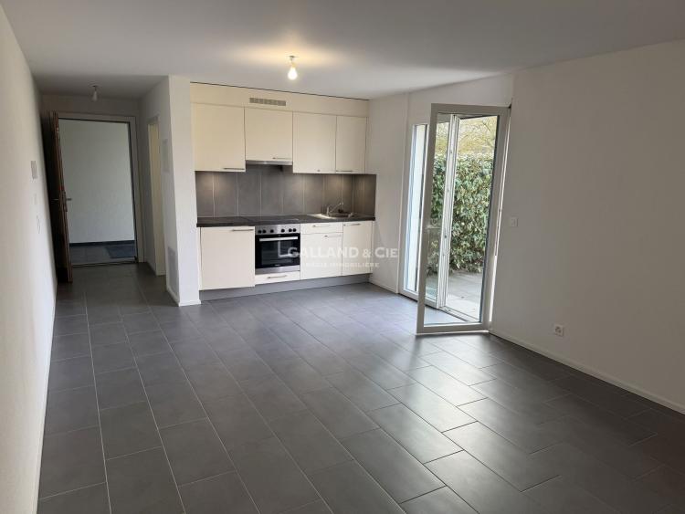 Studio avec terrasse et jardin commun à Chevilly