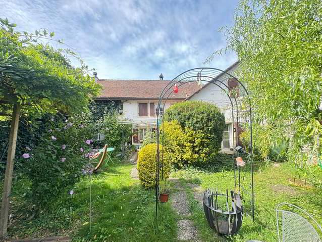 Magnifique maison mitoyenne de 8.5 pièces à Yvonand