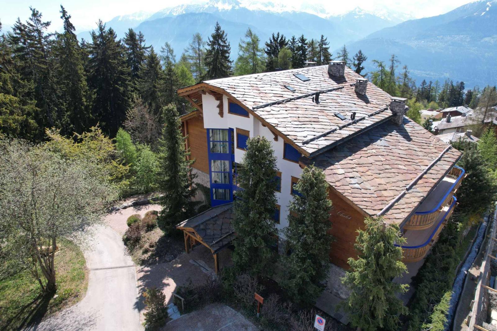 MAGNIFIQUE DUPLEX/ATTIQUE DE 6.5 PIÈCES AU CENTRE AVEC TRÈS BELLE VUE