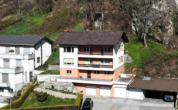 Grosszügige Wohnung mit Garage und Panorama-Aussicht in erhöhter Lage