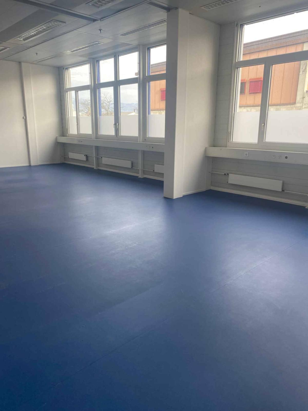 Atélier de 92 m2 au rez supérieur Zone FTI