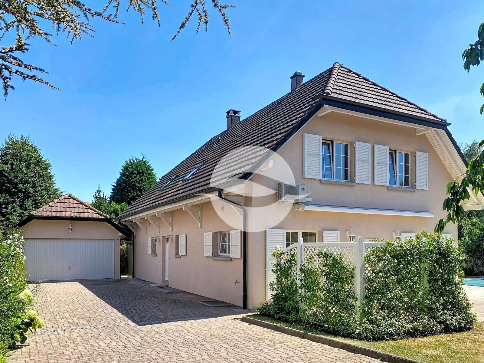 Superbe villa avec piscine, jardin et garage