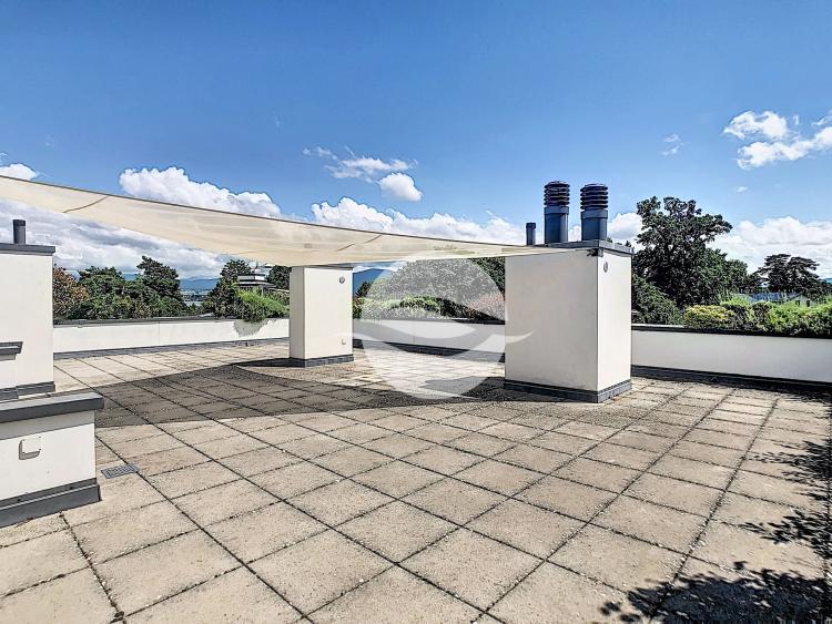 Attique avec terrasse privative sur le toit