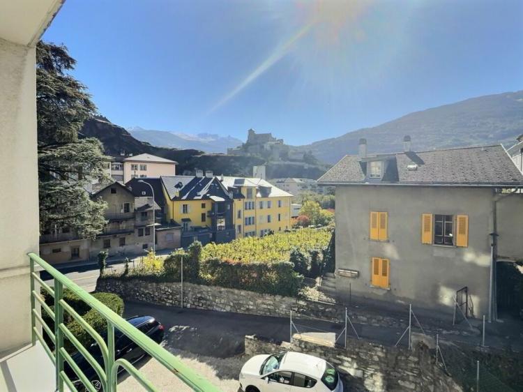 Spacieux 5½ pièces avec vue sur les châteaux
