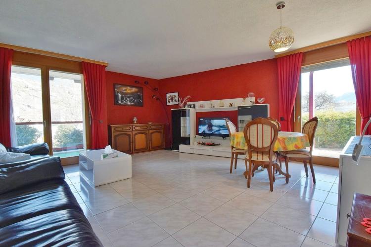 Appartement de 3.5 pces au rez avec une place de parc