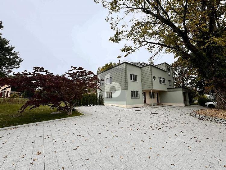 HAUT STANDING AVEC JARDIN DE 545M2