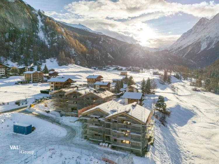 Spacieux 4.5 pièces avec grande terrasse de plain-pied et vue sur la Dent Blanche