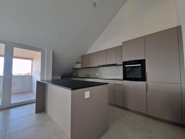 Magnifique appartement rénové de 4.5 pièces avec balcon à Milvignes