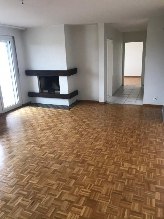 Sehr schönes 4-Zimmer-Apartment mit Aussicht in Hauterive
