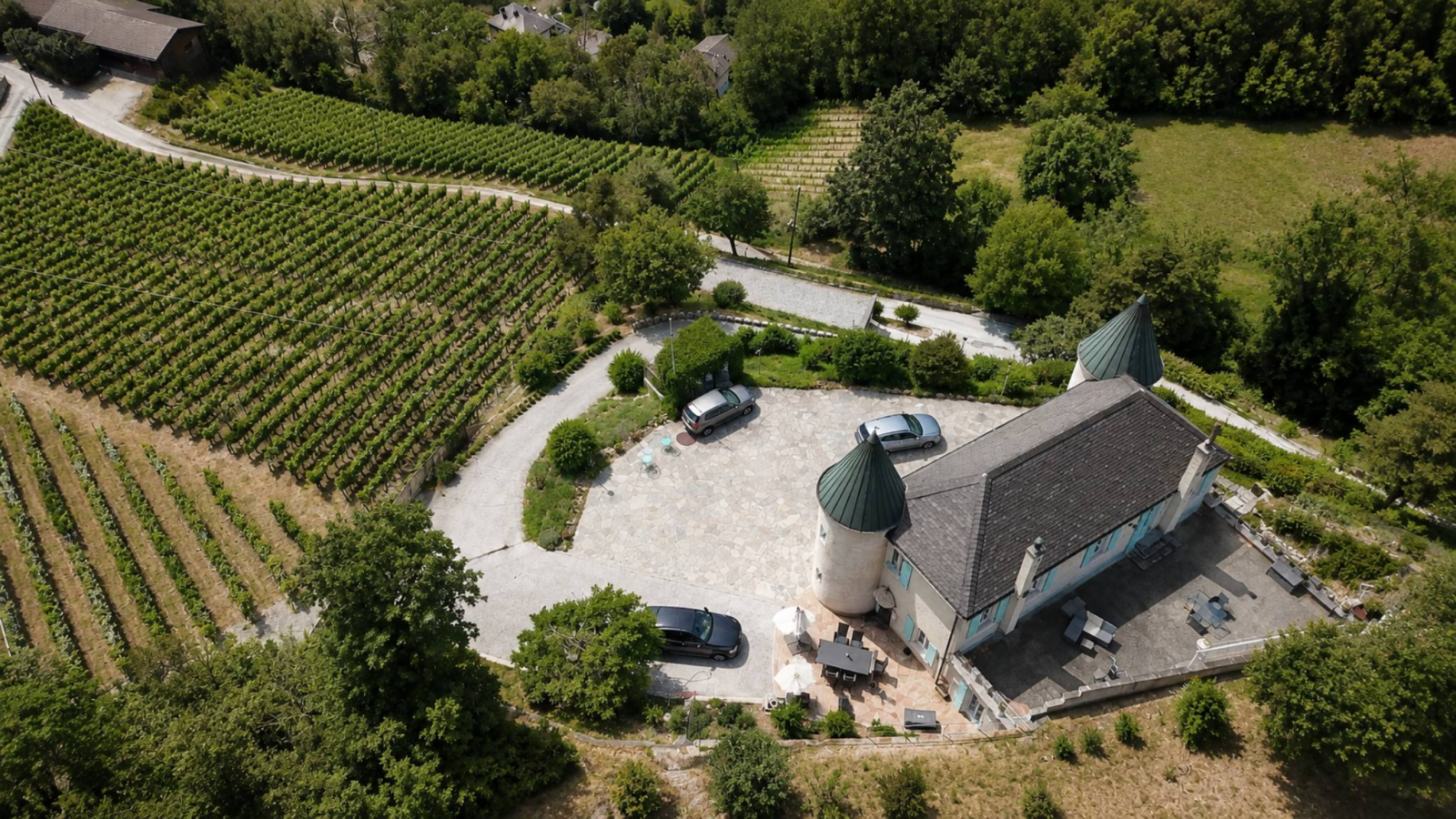 Bien rare à la vente au cœur des vignes - Hauts de Sion