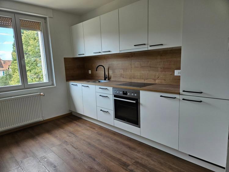 Zu vermieten großes renoviertes 4-Zimmer-Apartment in Chevenez
