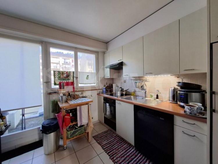 Appartement de 3 pièces en attique proche de la gare