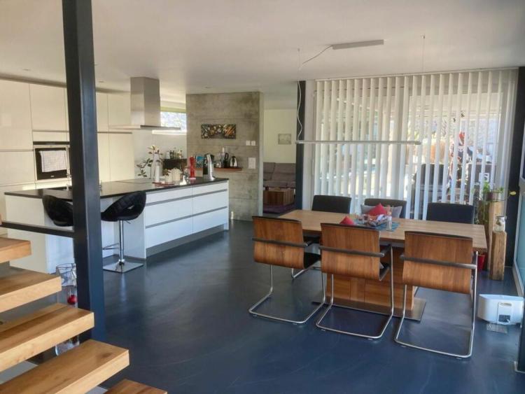 Villa moderne de rêve avec une vue imprenable – réservée -