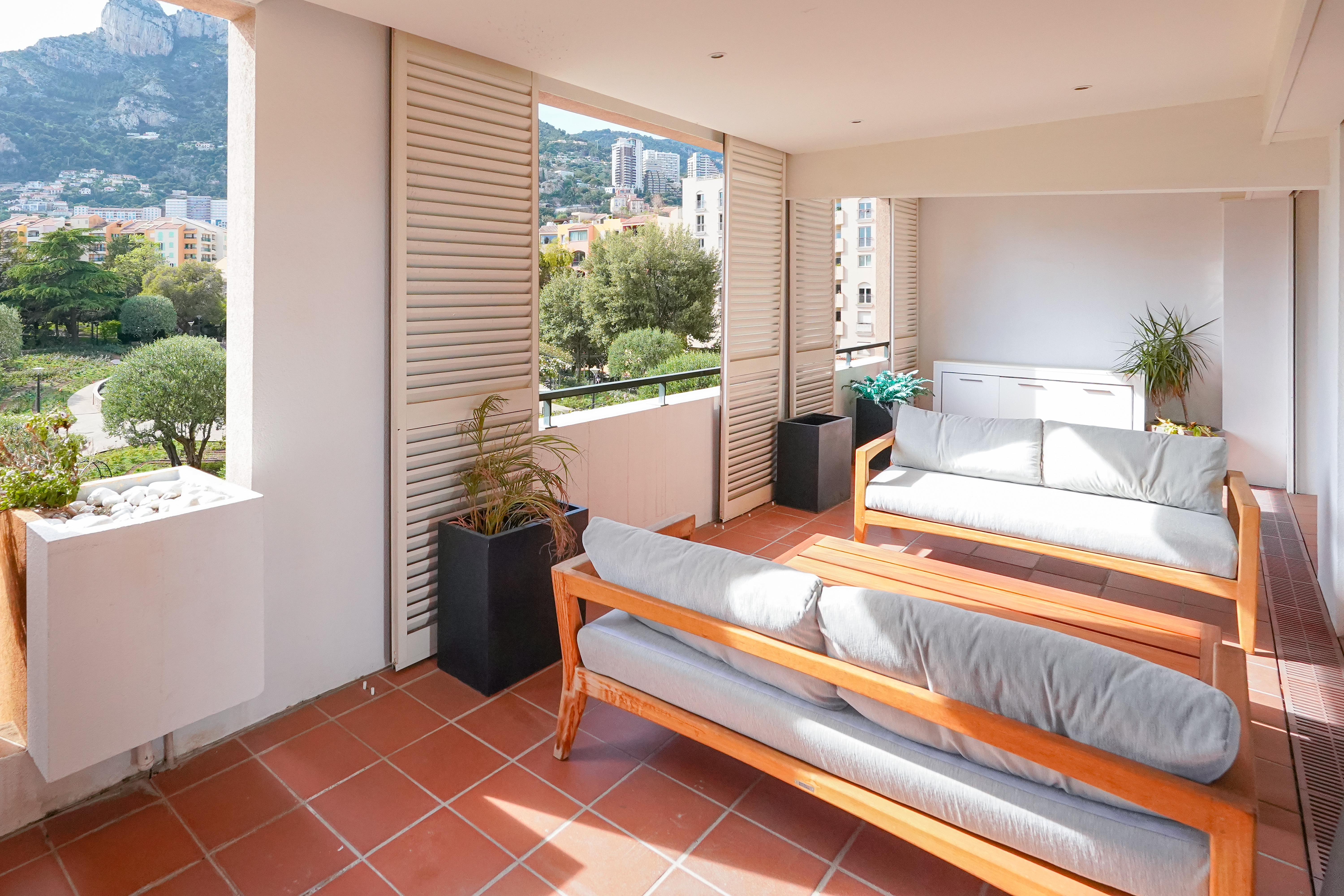 4Y6iK_terrasse-4-barnes-valeri-agency-monaco-1776689997.jpg