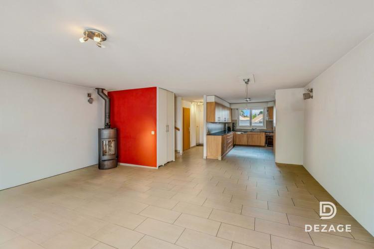 Lumineux duplex à 8' de Versoix