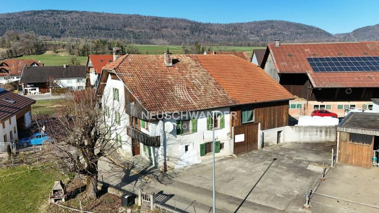 Bâtiment de 2 appartements et 1 grange à vendre à Courchapoix