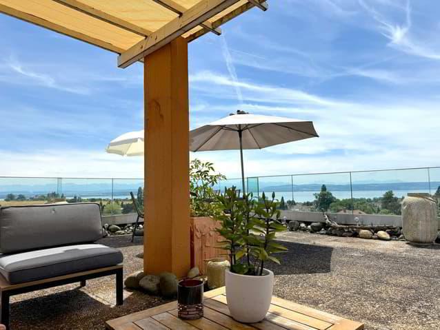 Spacieux ATTIQUE avec terrasse de 200 m2 offrant une vue panoramique...