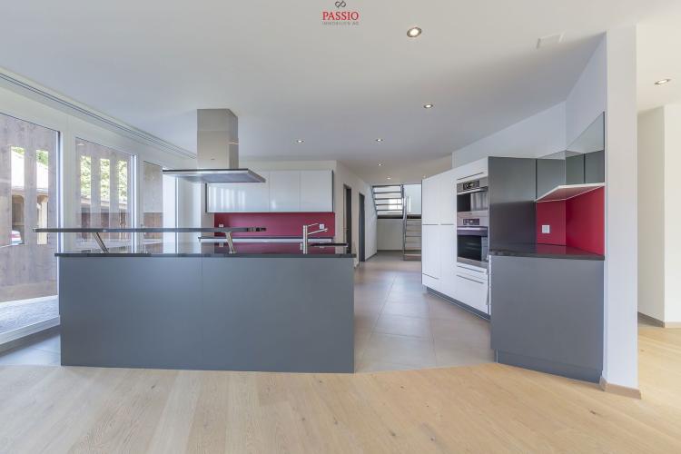 Vivre exclusivement sur 3 niveaux: Appartement de luxe de 7 pièces dans une situation privilégiée