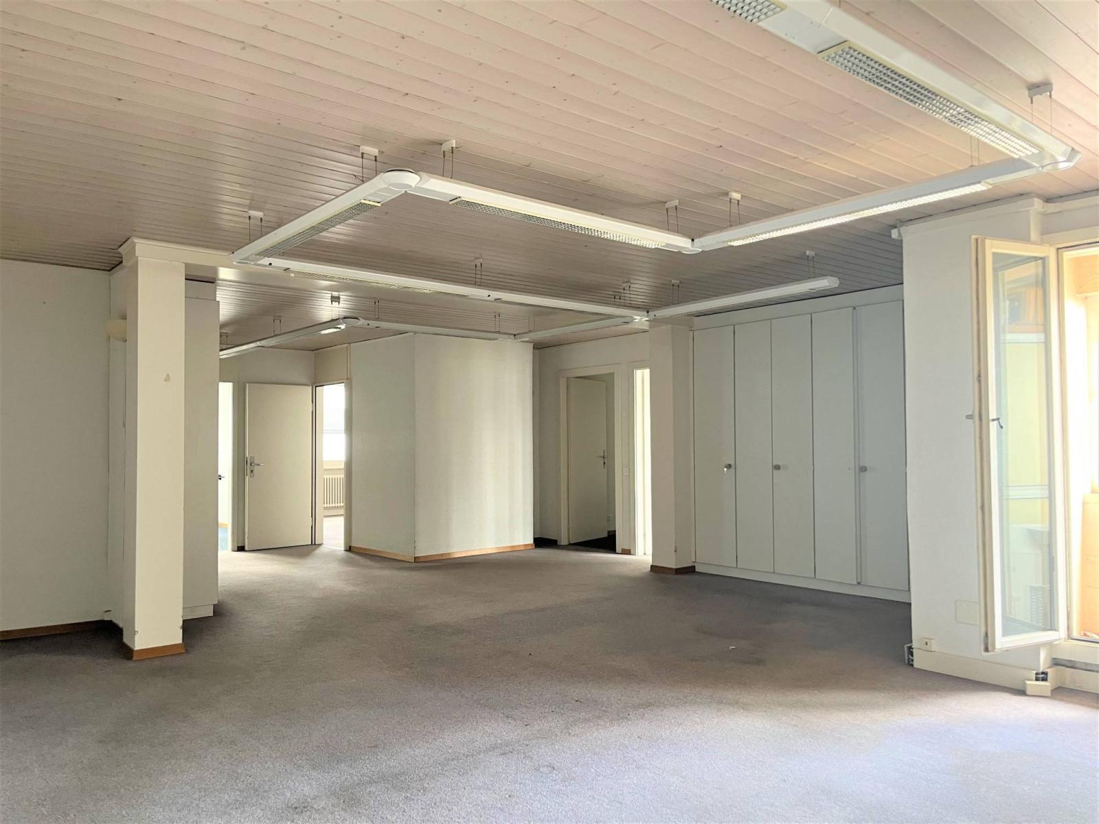 Surface très lumineuse - 305m2 bureaux