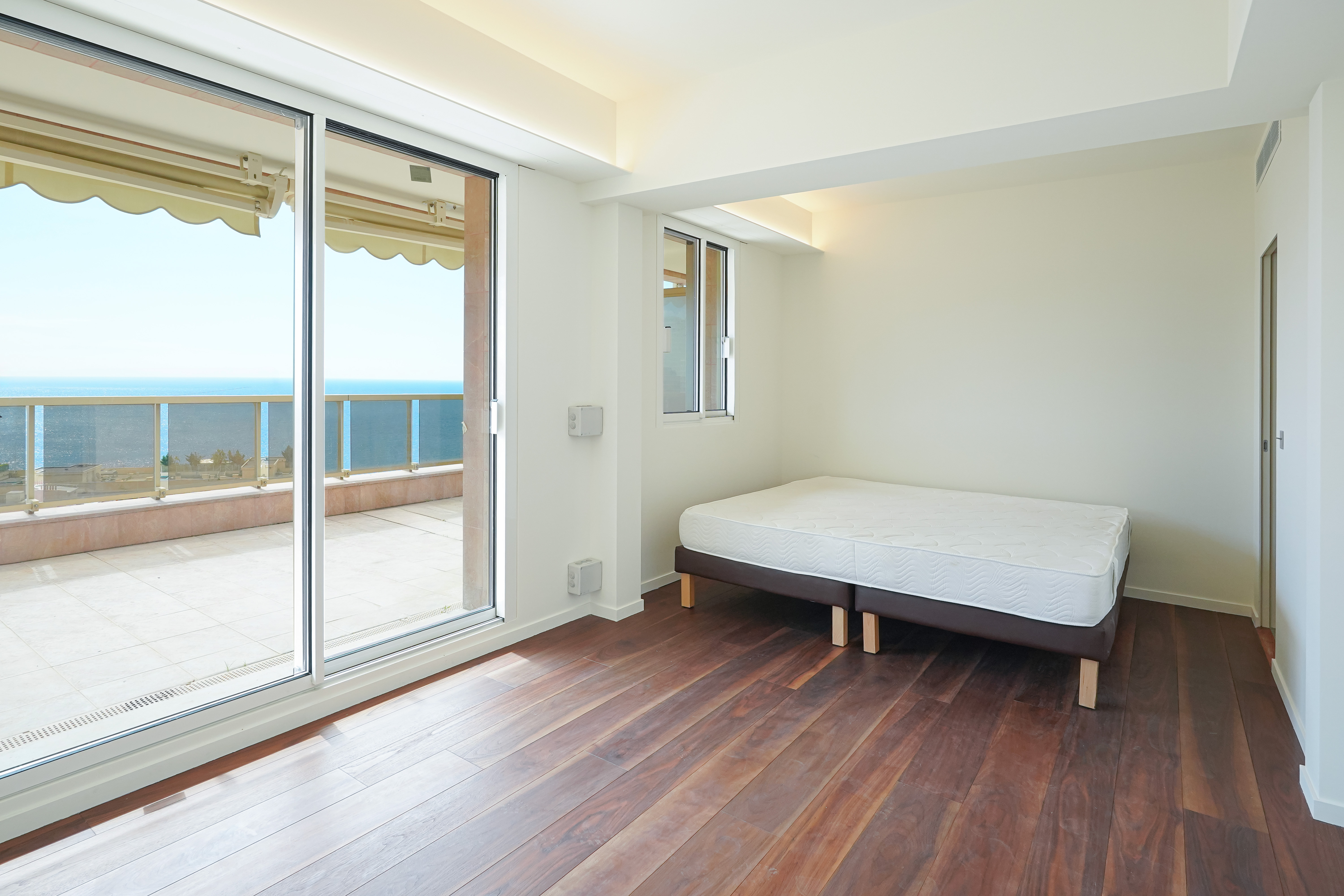 6Vm1s_chambre-1-villa-annonciade-barnes-valeri-agency-monaco-1779292082.jpg