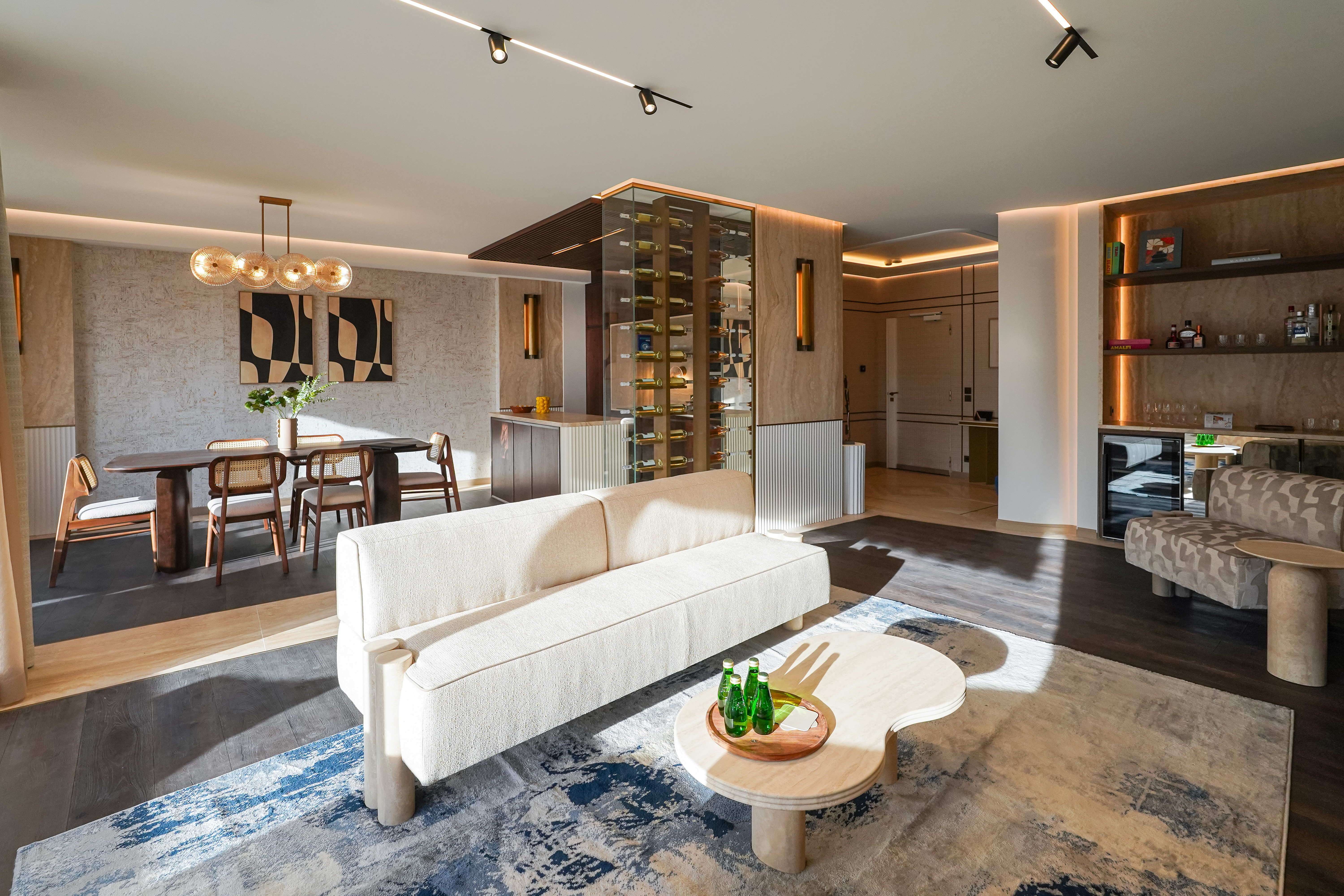 70JyJ_se-jour-large-chateau-perigord-barnes-valeri-agency-monaco-1767801904.jpg