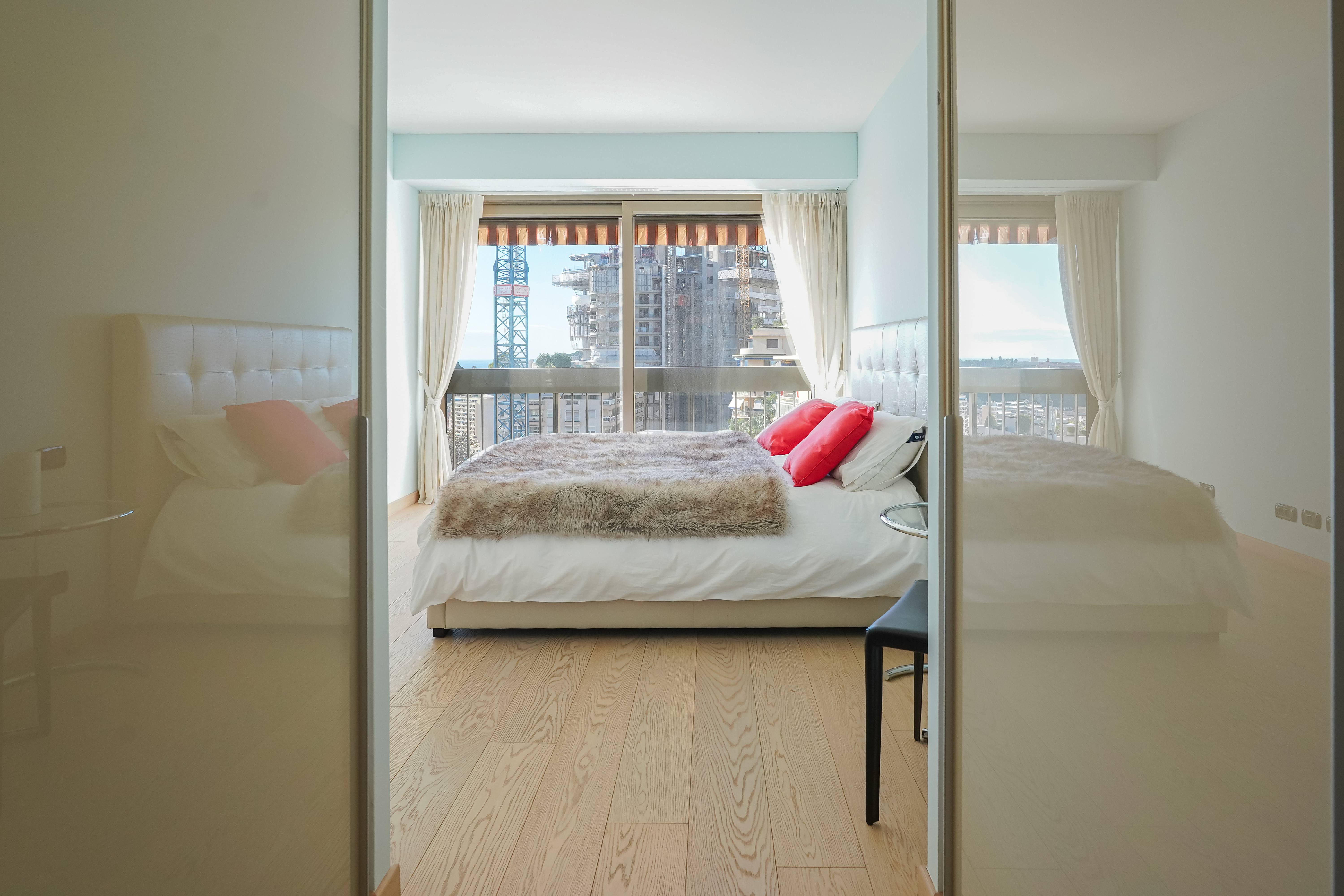 74qtQ_chambre-bis-park-palace-barnes-valeri-agency-monaco-1763484901.jpg