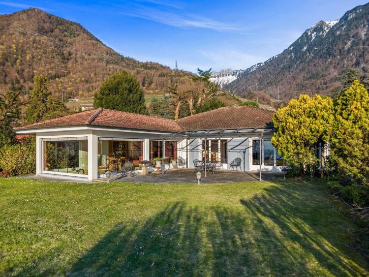 House for sale in Villeneuve, Switzerland
