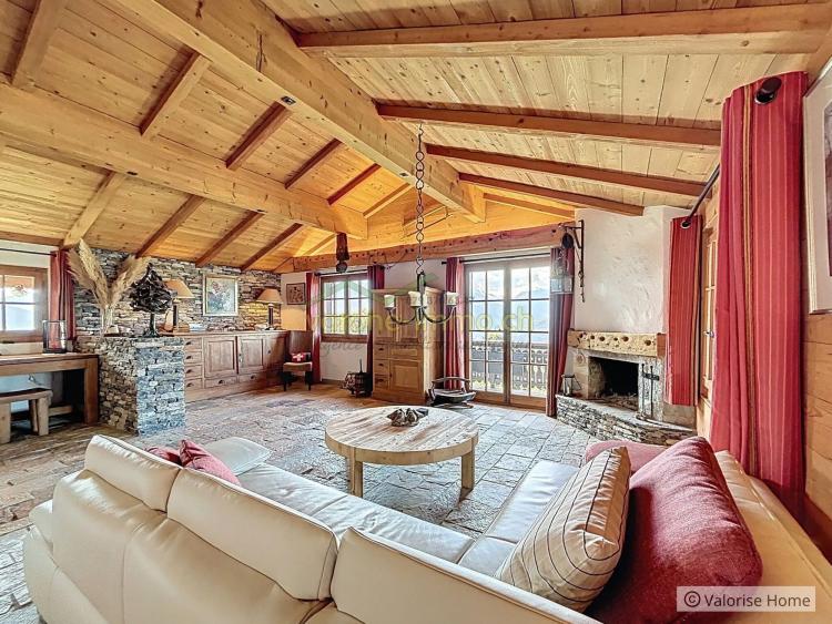 À vendre – Chalet de charme de 6 pièces avec piscine à Savièse