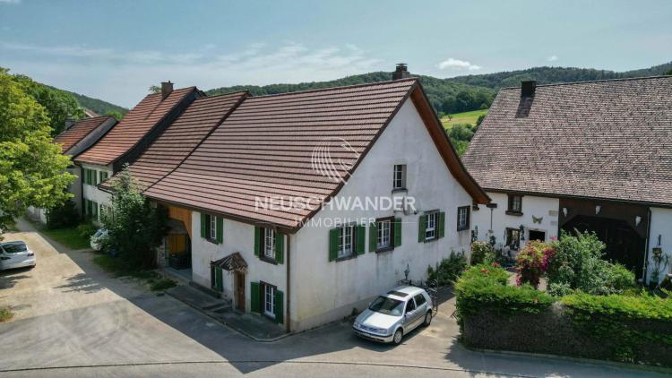 Maison rénovée de 5.5 pièces à Charmoille à vendre