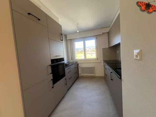 4 PIECES TOTALEMENT RENOVE AU COEUR DE CHARMEY