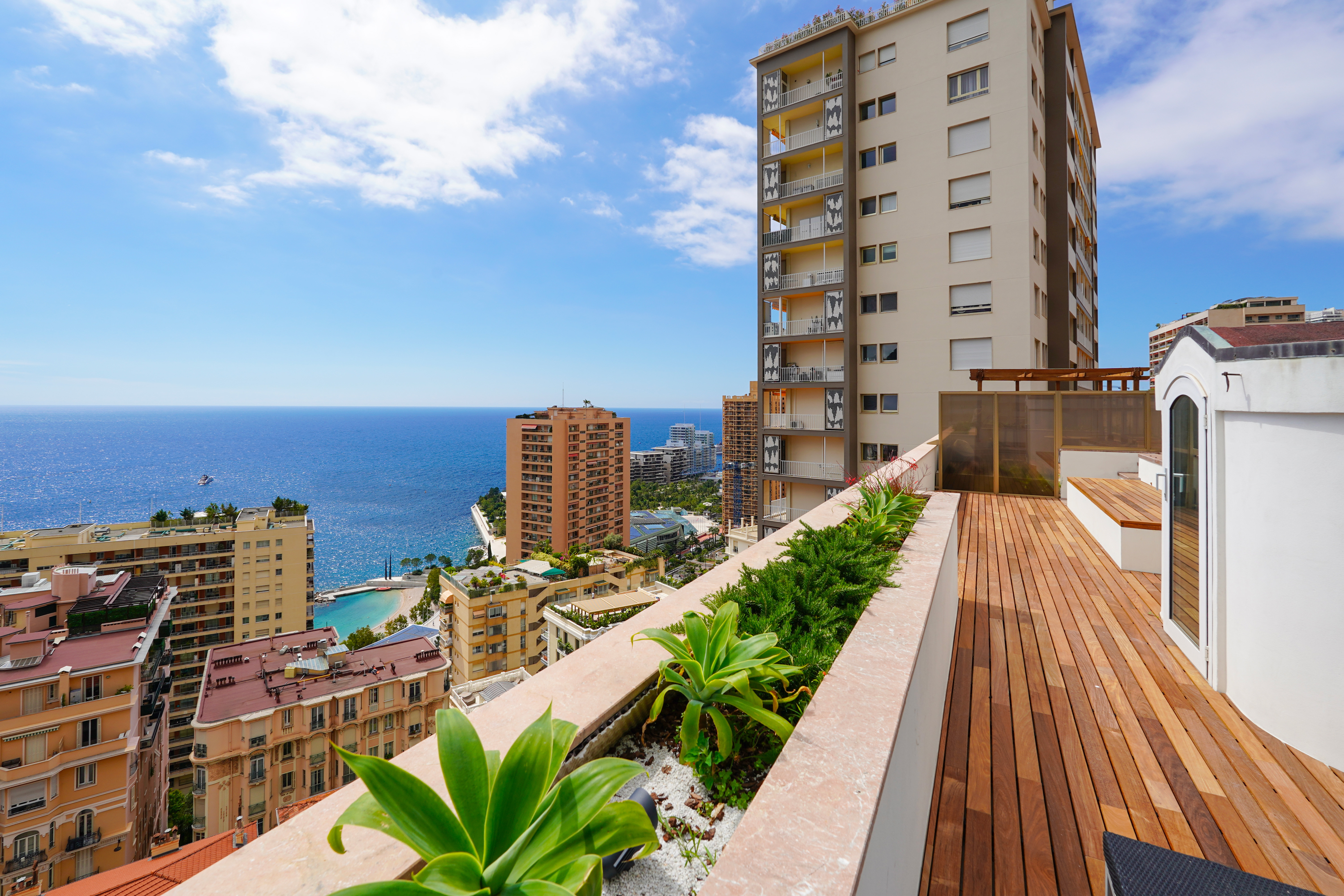7HUad_terrasse-vue-mer-2-villa-annonciade-barnes-valeri-agency-monaco-1779292126.jpg