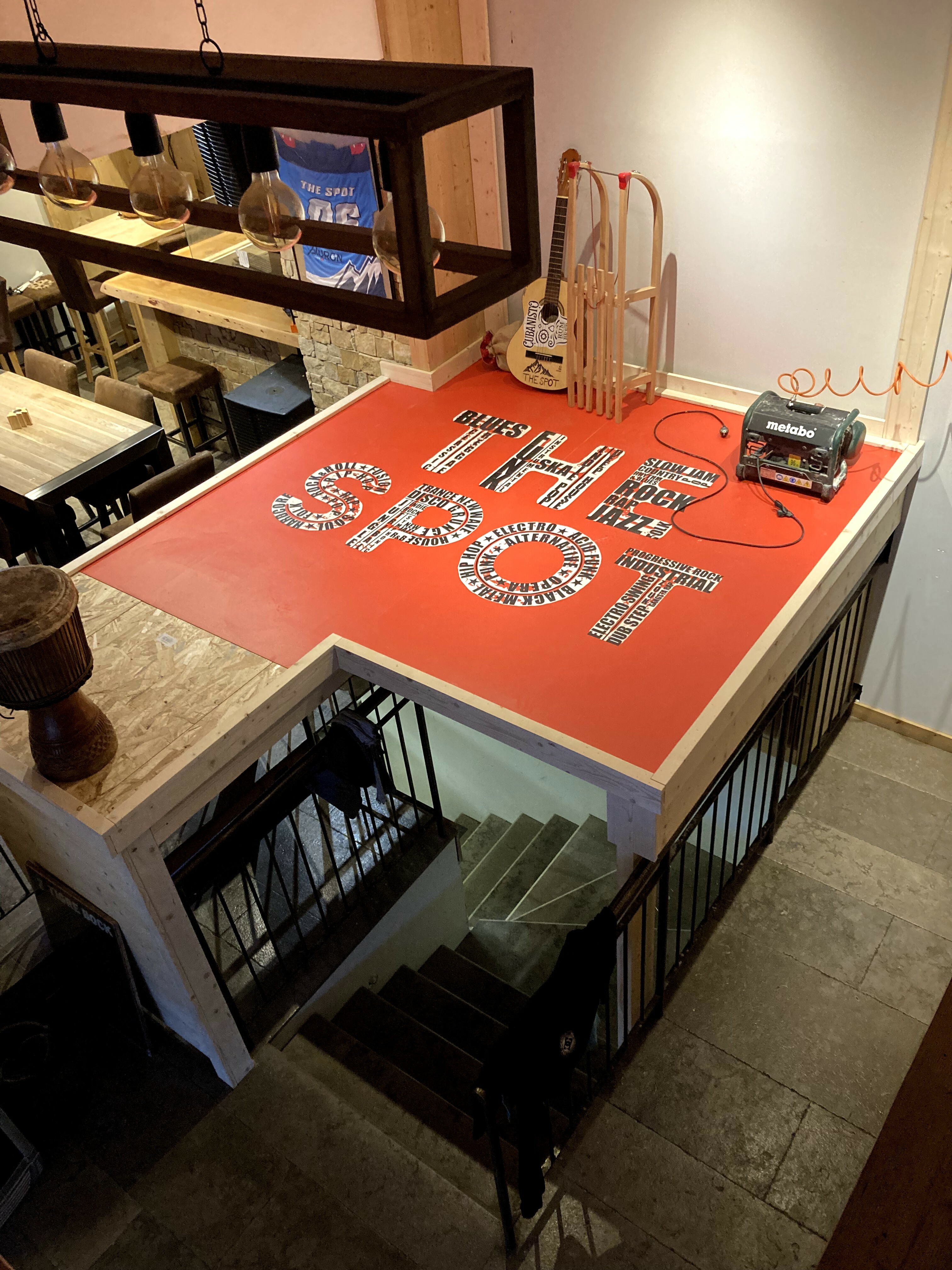 7Tfcq_the-spot-scene-1694594832.jpg