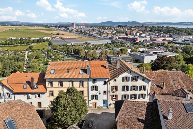 Charmante maison mitoyenne au centre du vieux village