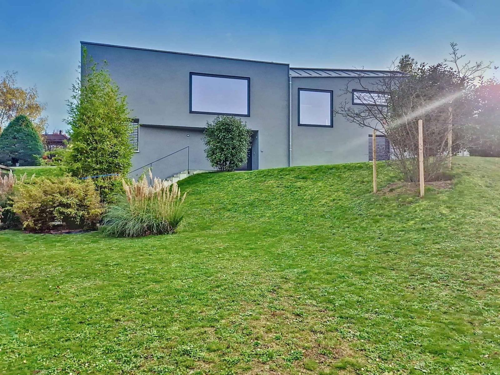 Villa unique dans un quartier résidentiel !