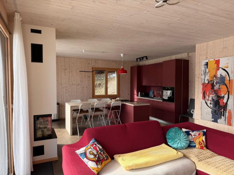 Moderne 5.5 pièces – élégante maison mitoyenne Minergie, au cœur de Lens