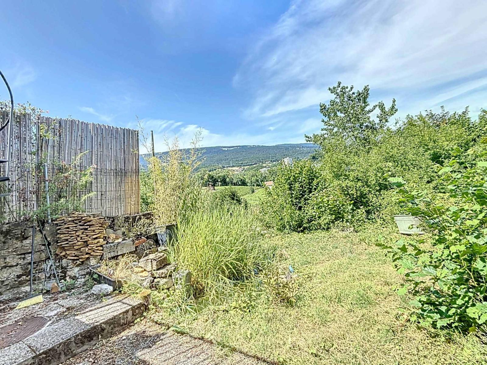 Triplex de 3.5 pièces avec terrasses et studio indépendant