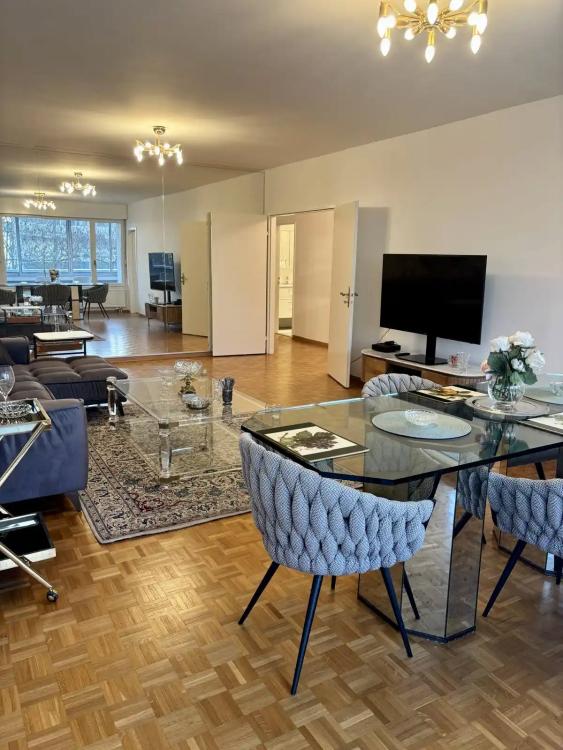 Beautiful furnished apartment in luxury residence with pools
