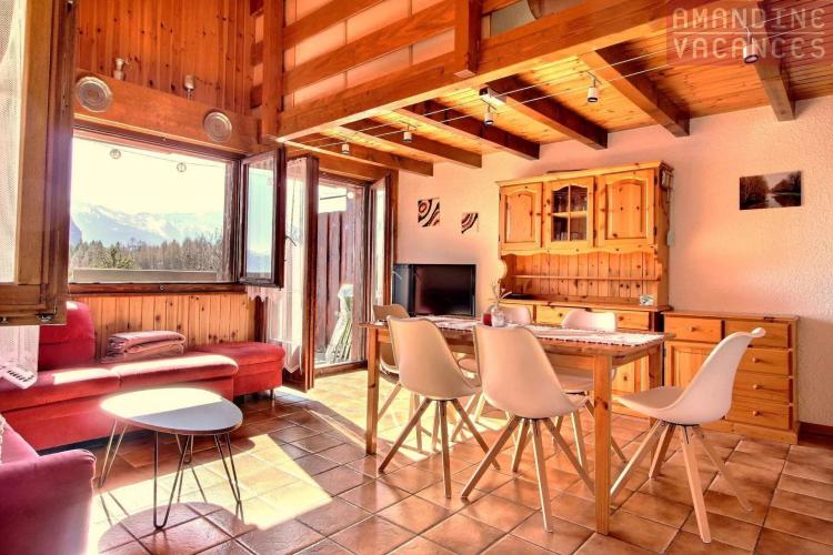 Appartement 3,5 pièces et mezzanine lumineux en pleine nature