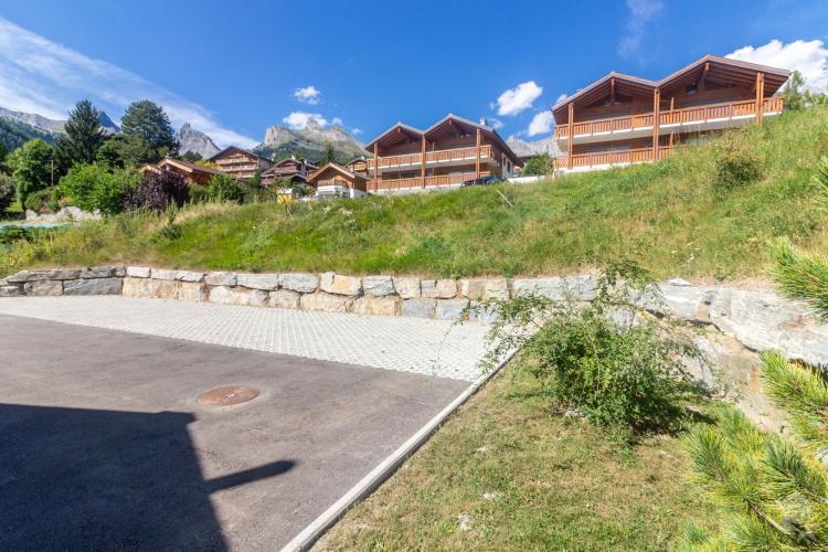 Appartement 2.5 pièces neuf en résidence secondaire avec terrasse