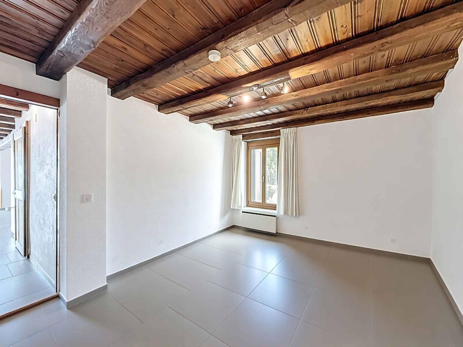 Magnifique maison villageoise rénovée avec charme, volumes et vue sur les Alpes
